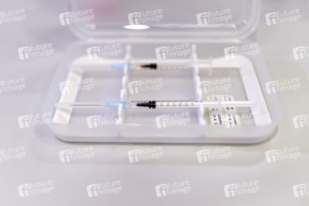 Eröffnung des Impfzentrums in der Koelnmesse in Köln