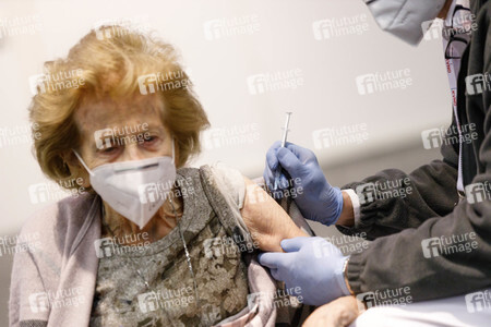 Eröffnung des Impfzentrums in der Koelnmesse in Köln