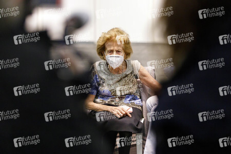 Eröffnung des Impfzentrums in der Koelnmesse in Köln