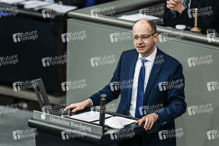 208. Sitzung des Deutschen Bundestages in Berlin