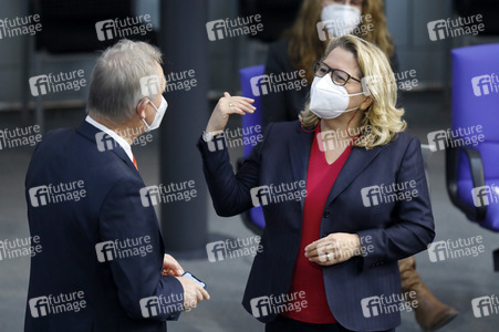 208. Sitzung des Deutschen Bundestages in Berlin