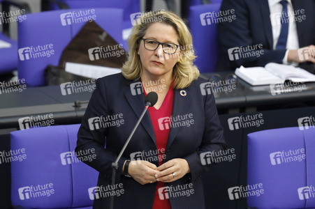 208. Sitzung des Deutschen Bundestages in Berlin