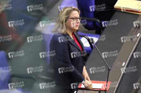 208. Sitzung des Deutschen Bundestages in Berlin