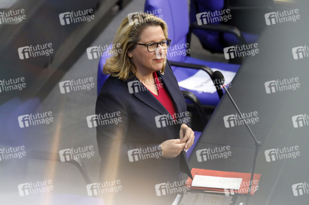 208. Sitzung des Deutschen Bundestages in Berlin