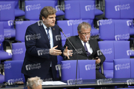 208. Sitzung des Deutschen Bundestages in Berlin