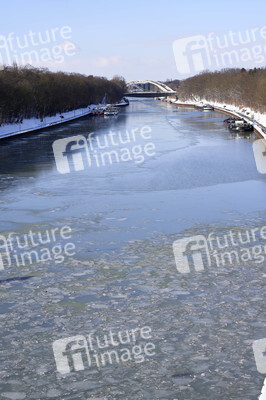 Eingestellter Schiffsverkehr an der Hindenburgschleuse in Hannover
