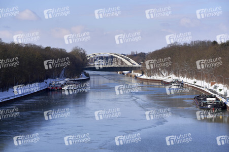Eingestellter Schiffsverkehr an der Hindenburgschleuse in Hannover