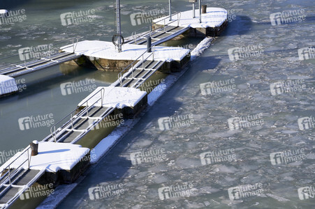 Eingestellter Schiffsverkehr an der Hindenburgschleuse in Hannover