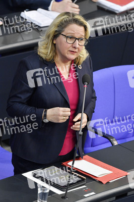 208. Sitzung des Deutschen Bundestages in Berlin