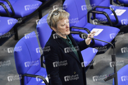 208. Sitzung des Deutschen Bundestages in Berlin