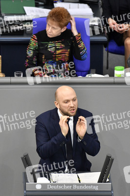 208. Sitzung des Deutschen Bundestages in Berlin