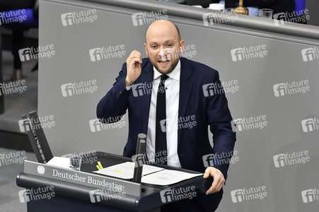 208. Sitzung des Deutschen Bundestages in Berlin