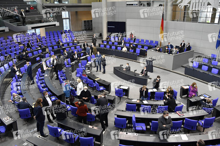 208. Sitzung des Deutschen Bundestages in Berlin