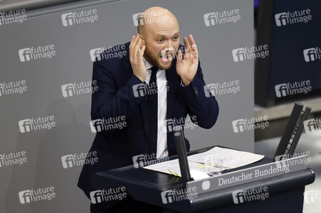 208. Sitzung des Deutschen Bundestages in Berlin