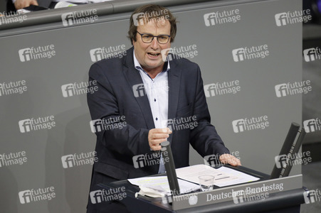 208. Sitzung des Deutschen Bundestages in Berlin