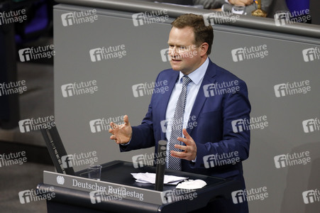 208. Sitzung des Deutschen Bundestages in Berlin
