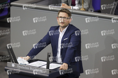 208. Sitzung des Deutschen Bundestages in Berlin