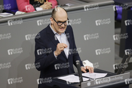 208. Sitzung des Deutschen Bundestages in Berlin