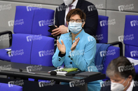 209. Sitzung des Deutschen Bundestages in Berlin