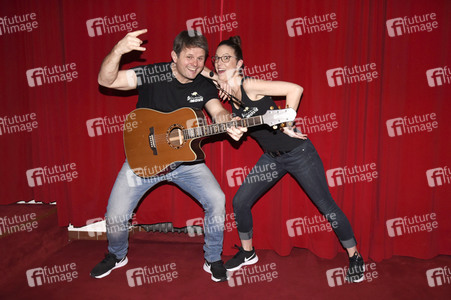 Andi Starek und Andrea Merkert beim 'Schlawindl Move' in Haar