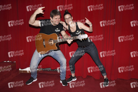 Andi Starek und Andrea Merkert beim 'Schlawindl Move' in Haar