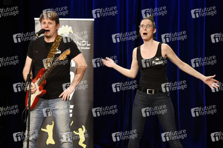 Andi Starek und Andrea Merkert beim 'Schlawindl Move' in Haar