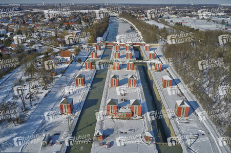 Eingestellter Schiffsverkehr auf dem Mittellandkanal in Hannover