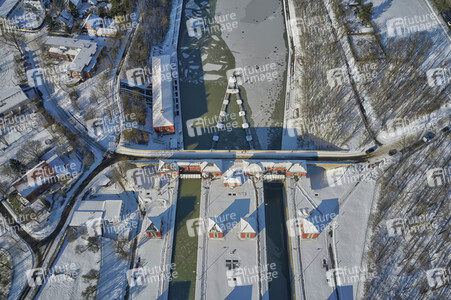 Eingestellter Schiffsverkehr auf dem Mittellandkanal in Hannover