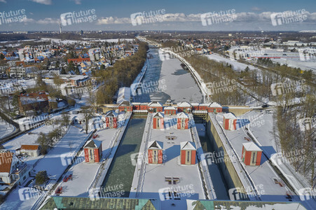 Eingestellter Schiffsverkehr auf dem Mittellandkanal in Hannover