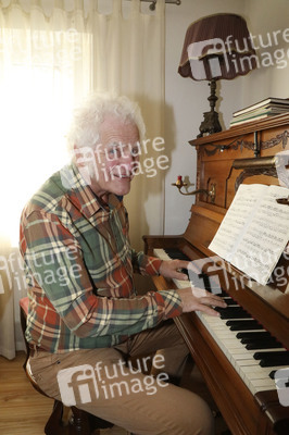 Aufzeichnung der Fernsehsendung zum 100. Geburtstag von Herbert Köfer in Berlin