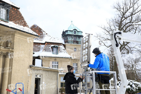 Dreharbeiten zu 'Spencer' im Schloss Marquardt in Potsdam