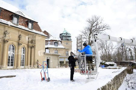 Dreharbeiten zu 'Spencer' im Schloss Marquardt in Potsdam