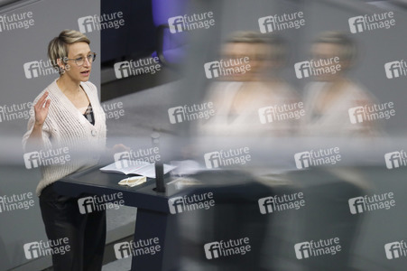 209. Sitzung des Deutschen Bundestages in Berlin