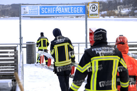 Feuerwehr-Übung Eisretten in Potsdam