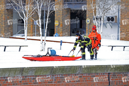 Feuerwehr-Übung Eisretten in Potsdam