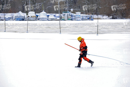 Feuerwehr-Übung Eisretten in Potsdam