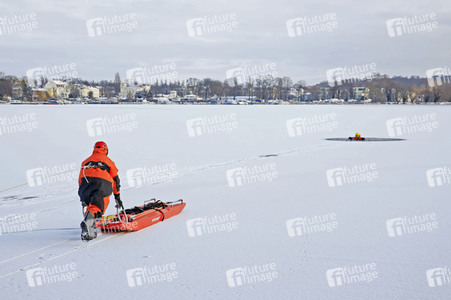 Feuerwehr-Übung Eisretten in Potsdam