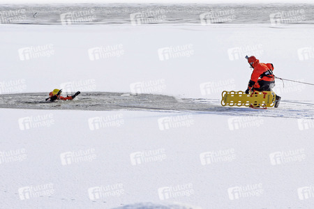 Feuerwehr-Übung Eisretten in Potsdam