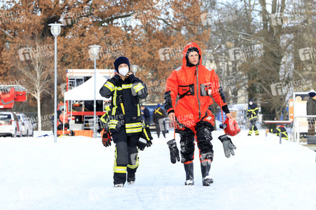 Feuerwehr-Übung Eisretten in Potsdam