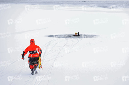 Feuerwehr-Übung Eisretten in Potsdam
