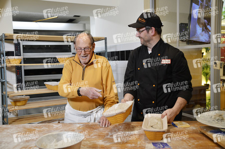 Promi-Backen mit Herbert Köfer in Löbau
