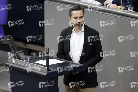 210. Sitzung des Deutschen Bundestages in Berlin