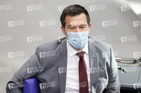 208. Sitzung des Deutschen Bundestages in Berlin