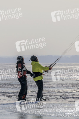 Das Steinhuder Meer im Winter bei Wunstorf