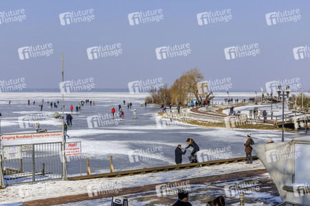 Das Steinhuder Meer im Winter bei Wunstorf
