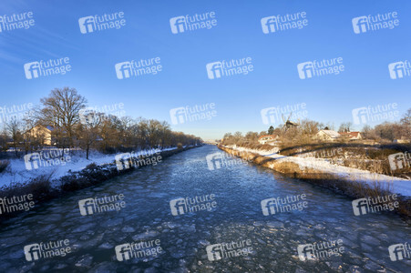 Eis auf dem Mittellandkanal in Hannover