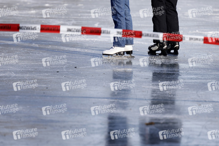 Feuerwehrübung Eisrettung in Köln
