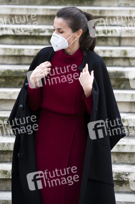 Königin Letizia besucht Ausstellung in Madrid