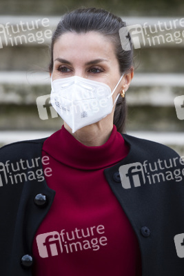 Königin Letizia besucht Ausstellung in Madrid