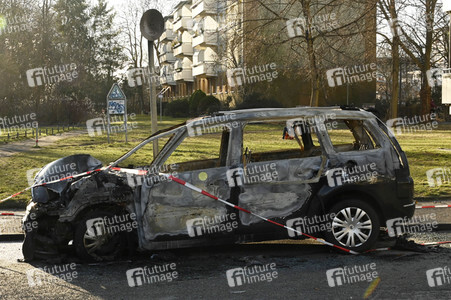 Ausgebranntes Auto in Berlin